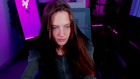 Emily online show from October 2025 07:52:01 AM