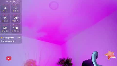 Snapshot of emilywillis8 chatting on October 2025 04:15:02 PM E M I L Y online show from October 2025 04:15:02 PM