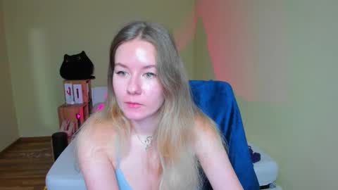 Snapshot of emilyy____ chatting on February 2025 09:09:01 AM Emily online show from February 2025 09:09:01 AM