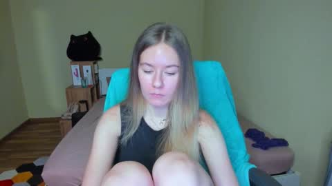 Snapshot of emilyy____ chatting on February 2025 08:28:02 AM Emily online show from February 2025 08:28:02 AM