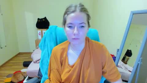 Snapshot of emilyy____ chatting on February 2025 06:53:01 PM Emily online show from February 2025 06:53:01 PM