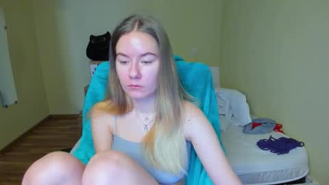 Snapshot of emilyy____ chatting on February 2025 09:58:02 AM Emily online show from February 2025 09:58:02 AM