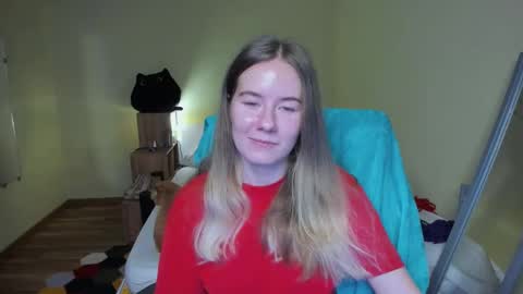 Snapshot of emilyy____ chatting on March 2025 04:35:02 PM Emily online show from March 2025 04:35:02 PM