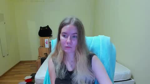 Snapshot of emilyy____ chatting on March 2025 06:45:01 PM Emily online show from March 2025 06:45:01 PM