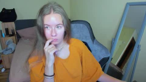 Snapshot of emilyy____ chatting on September 2025 09:10:02 AM Emily online show from September 2025 09:10:02 AM