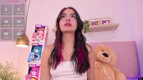 Snapshot of emilyy_bank chatting on December 2024 11:23:02 PM Emily Bank online show from December 2024 11:23:02 PM