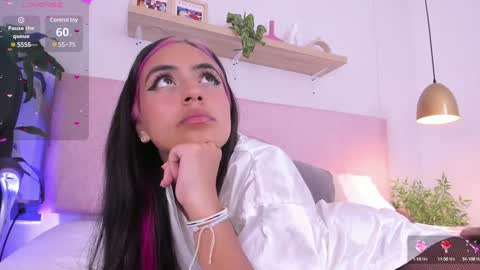 Snapshot of emilyy_bank chatting on January 2025 02:36:01 AM Emily Bank online show from January 2025 02:36:01 AM