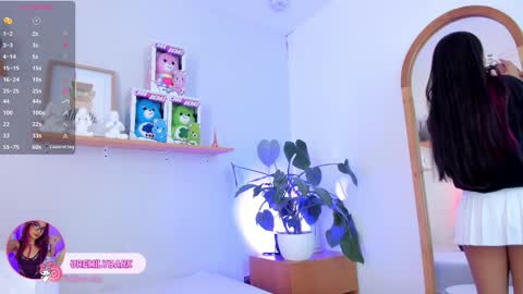 Emily Bank online show from November 2025 02:17:01 PM