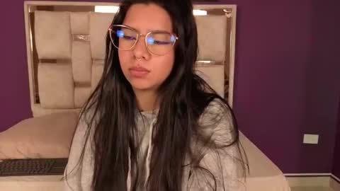 emilyy_cooperr online show from January 2026 12:21:02 PM