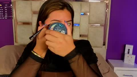 emilyy_cooperr online show from April 2026 12:22:02 PM
