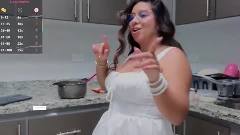 emilyy_cooperr online show from June 2026 01:10:02 PM