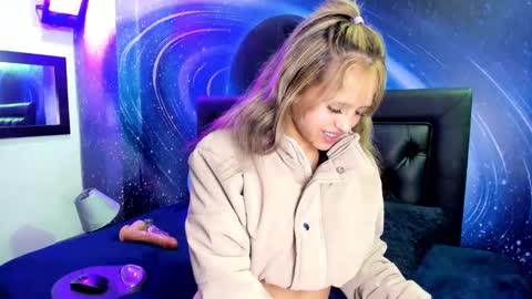 Snapshot of emilyy_sexy01 chatting on March 2025 10:45:01 AM emilyy_sexy01 online show from March 2025 10:45:01 AM