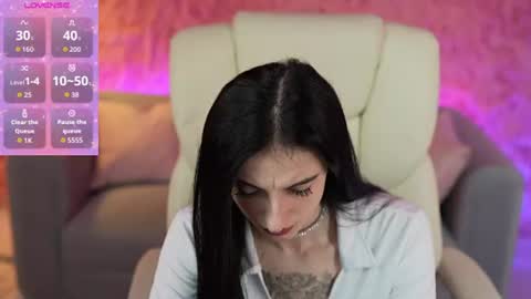 emilyymoon online show from June 2026 07:00:01 AM