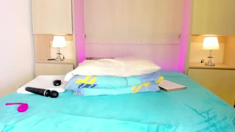 Emily online show from September 2025 04:58:01 AM