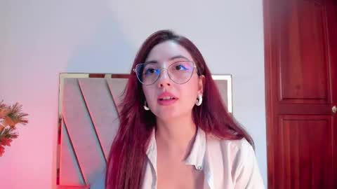 Snapshot of emilyywatson chatting on February 2025 03:14:02 PM Emilyy Watson online show from February 2025 03:14:02 PM