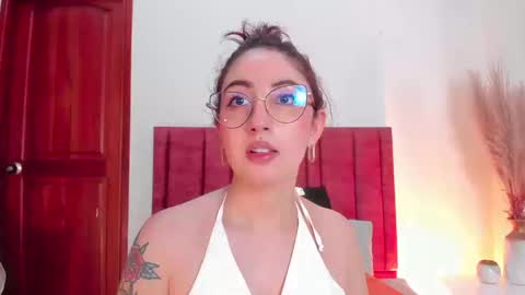 Snapshot of emilyywatson chatting on September 2025 12:22:02 AM Emilyy Watson online show from September 2025 12:22:02 AM