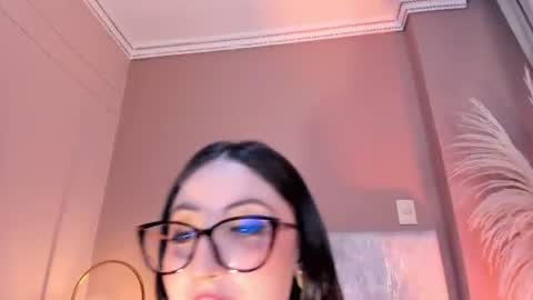 Snapshot of emilyywatson chatting on June 2026 10:52:02 PM Emilyy Watson online show from June 2026 10:52:02 PM