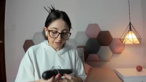 Snapshot of emilyywatson chatting on June 2026 12:07:01 PM Emilyy Watson online show from June 2026 12:07:01 PM