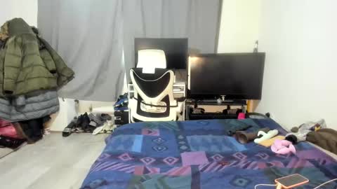 Snapshot of emliyjamesmjb chatting on February 2025 09:13:02 AM emliyjamesmjb online show from February 2025 09:13:02 AM