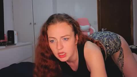 emliyjamesmjb online show from February 2026 08:51:02 PM