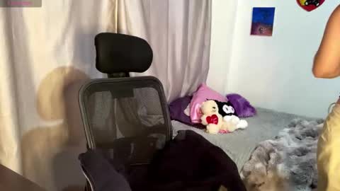 Snapshot of emma__bell_ chatting on September 2025 11:51:01 PM Emma Is here online show from September 2025 11:51:01 PM