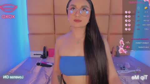 emma__js_ online show from April 2026 08:15:01 PM