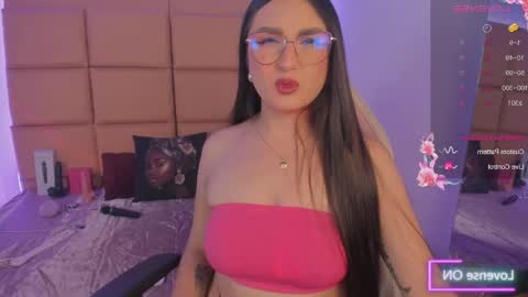 emma__js_ online show from May 2026 01:38:01 PM