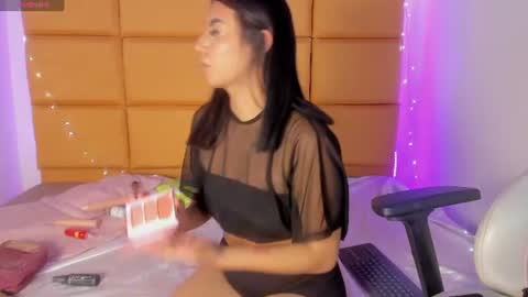 emma__js_ online show from June 2026 03:14:02 PM
