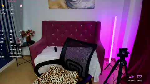 Snapshot of emma__rosss chatting on June 2026 02:05:02 AM emma__rosss online show from June 2026 02:05:02 AM