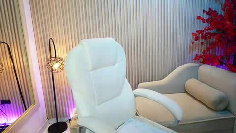 Snapshot of emma__walkerr_ chatting on September 2025 07:41:01 PM emma__walkerr_ online show from September 2025 07:41:01 PM