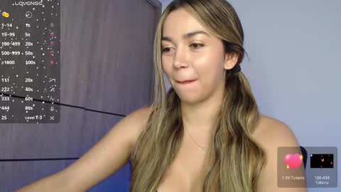 Snapshot of emma_aaa chatting on December 2024 06:32:01 AM Rocio online show from December 2024 06:32:01 AM