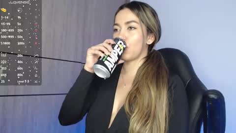 Snapshot of emma_aaa chatting on February 2025 08:22:02 AM Rocio online show from February 2025 08:22:02 AM