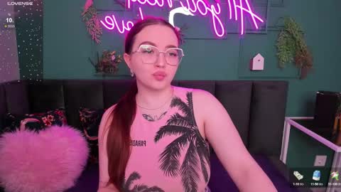 Snapshot of emma_adorablle chatting on December 2024 01:51:02 AM emma_adorablle online show from December 2024 01:51:02 AM