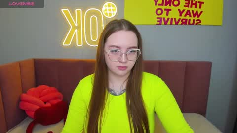 Snapshot of emma_adorablle chatting on February 2025 01:41:01 AM emma_adorablle online show from February 2025 01:41:01 AM