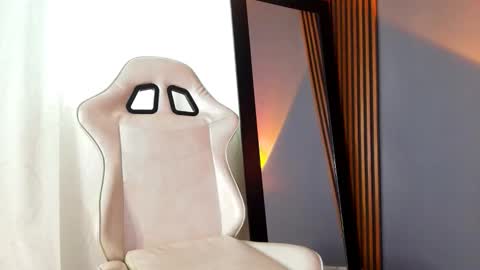 emma_and_aysha online show from November 2025 01:27:02 AM