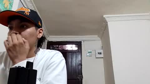 Snapshot of emma_and_thom chatting on February 2026 09:44:01 PM emma_and_thom online show from February 2026 09:44:01 PM