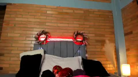 Snapshot of emma_belley chatting on June 2026 07:22:02 PM Hey Im EmmaHelp me reach 100 likes online show from June 2026 07:22:02 PM