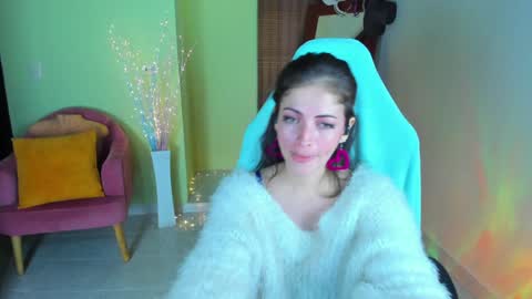 Snapshot of emma_blanco chatting on January 2025 03:53:02 AM Emma online show from January 2025 03:53:02 AM