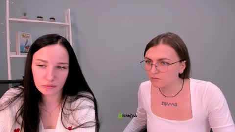 emma_blooom online show from November 2025 03:27:01 PM