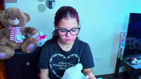 emma_boo_ online show from April 2026 03:36:01 PM