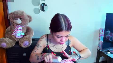 emma_boo_ online show from May 2026 04:04:02 PM