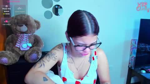 emma_boo_ online show from May 2026 02:02:02 PM