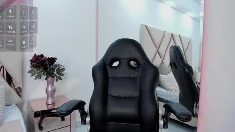 Snapshot of emma_carterr1 chatting on October 2025 06:05:02 PM pau online show from October 2025 06:05:02 PM