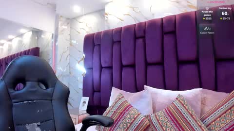 Snapshot of emma_carterr1 chatting on November 2025 01:46:01 PM pau online show from November 2025 01:46:01 PM