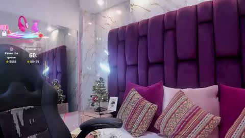 Snapshot of emma_carterr1 chatting on November 2025 02:32:02 PM pau online show from November 2025 02:32:02 PM