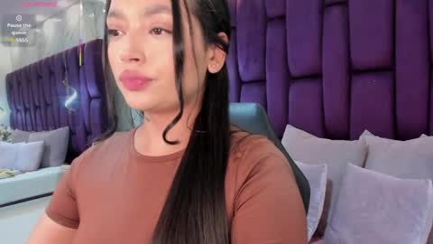 Snapshot of emma_carterr1 chatting on April 2026 07:11:02 PM pau online show from April 2026 07:11:02 PM