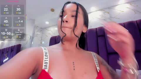 Snapshot of emma_carterr1 chatting on May 2026 07:34:02 PM pau online show from May 2026 07:34:02 PM