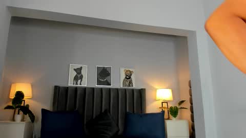 Emma online show from December 2025 09:02:01 PM