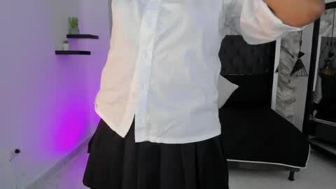 Emma online show from April 2026 08:07:01 PM