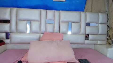 Emma online show from October 2025 03:37:01 AM